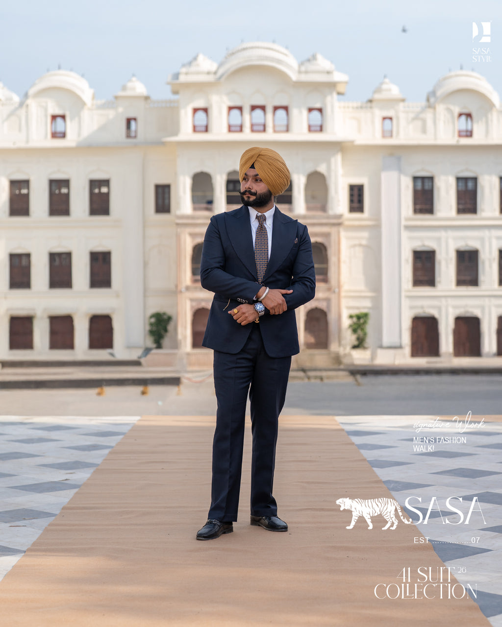 Midnight Blue Two-Piece Suit for Modern Elegance and Timeless Style