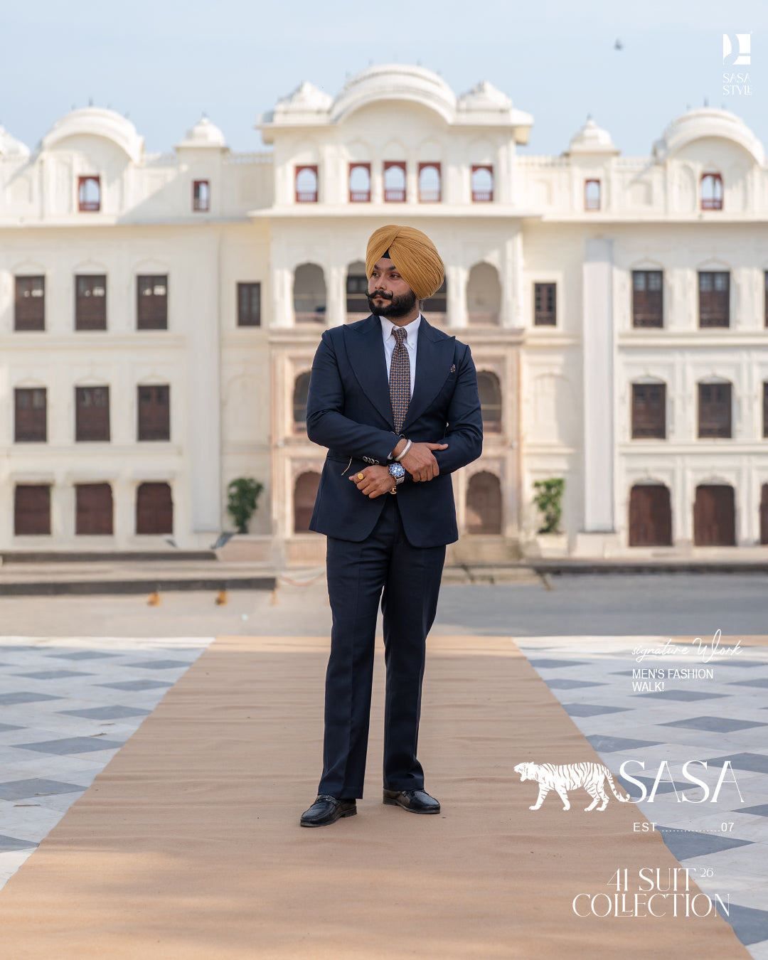 Midnight Blue Two-Piece Suit for Modern Elegance and Timeless Style